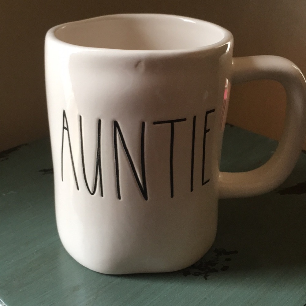 Rae Dunn Auntie mug